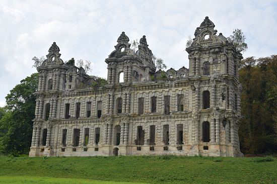 Les ruines du château Mennechet à Chiry-Ourscamp